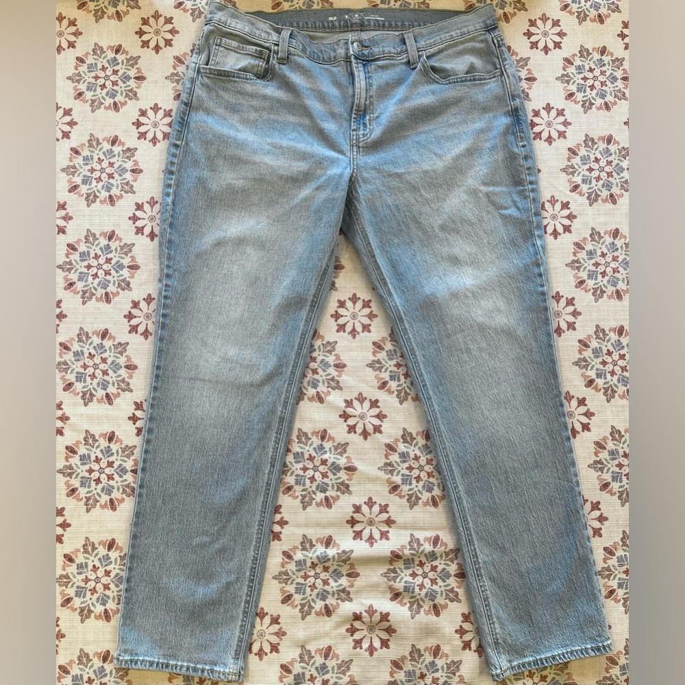 Women’s Old Navy Mid-rise Wow Boyfriend jeans size 16 petite
